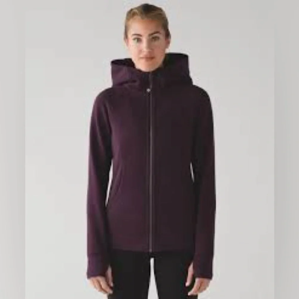 SOLD ❤️ Lululemon Black Cherry Scuba Hoodie 8/M - Picture 1 of 12